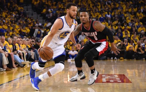 五大联赛冠军名单-弗莱：利拉德绝对值名人堂 他每年都带队季后赛 只是遇到了宇宙勇